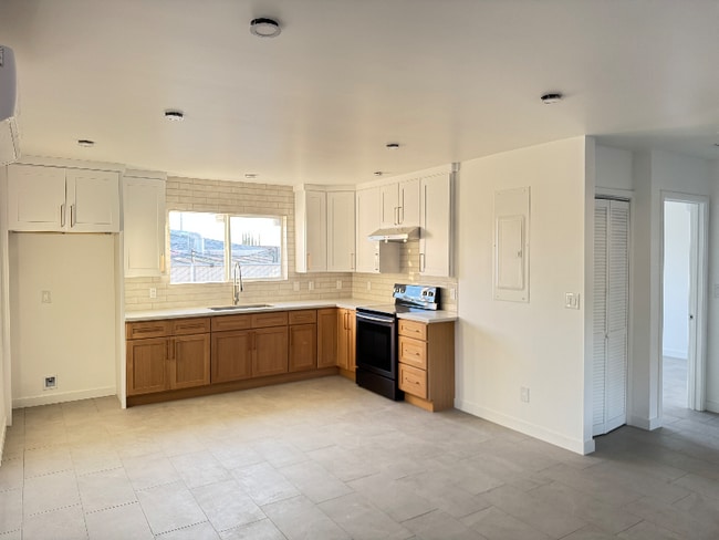 889 W 8th St, Upland, CA 91786 - photo 3