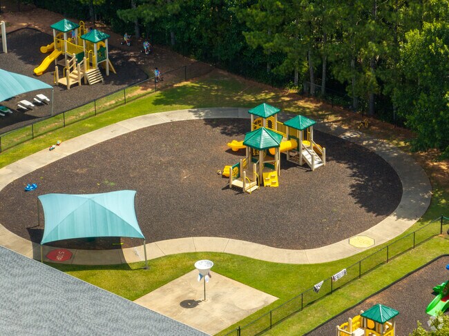 McGinnis Woods Country Day School has a Student Teacher Ratio of 5:1.