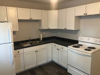 305 N Butler St, Lincoln, IL 62656