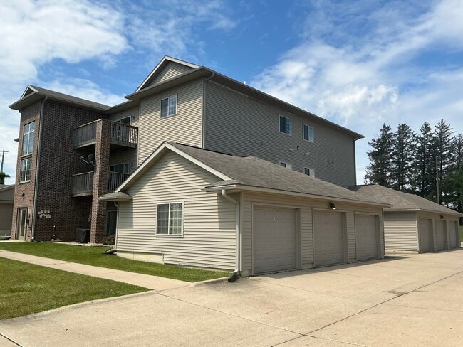 3844 W 4th St unit 10, Waterloo, IA 50701 - photo 6
