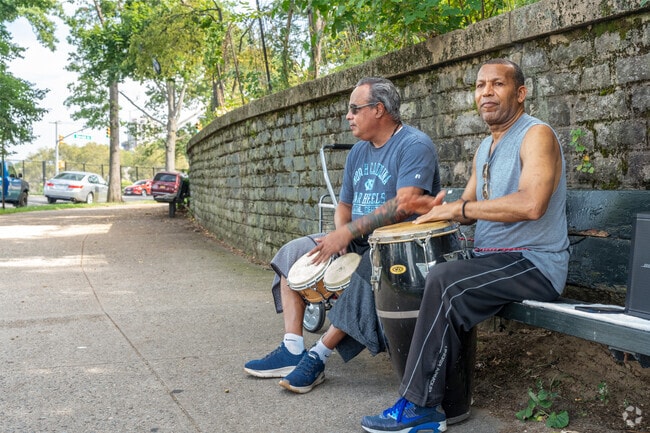 Latin music echos through Washington's Walk.