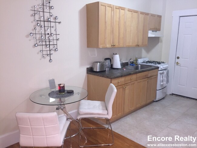 27 Forest St unit 7, Cambridge, MA 02140 - photo 6