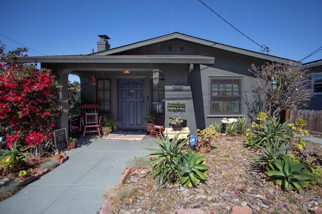 Reservoir Hill in Oakland has a few craftsman homes lining the neighborhood streets.