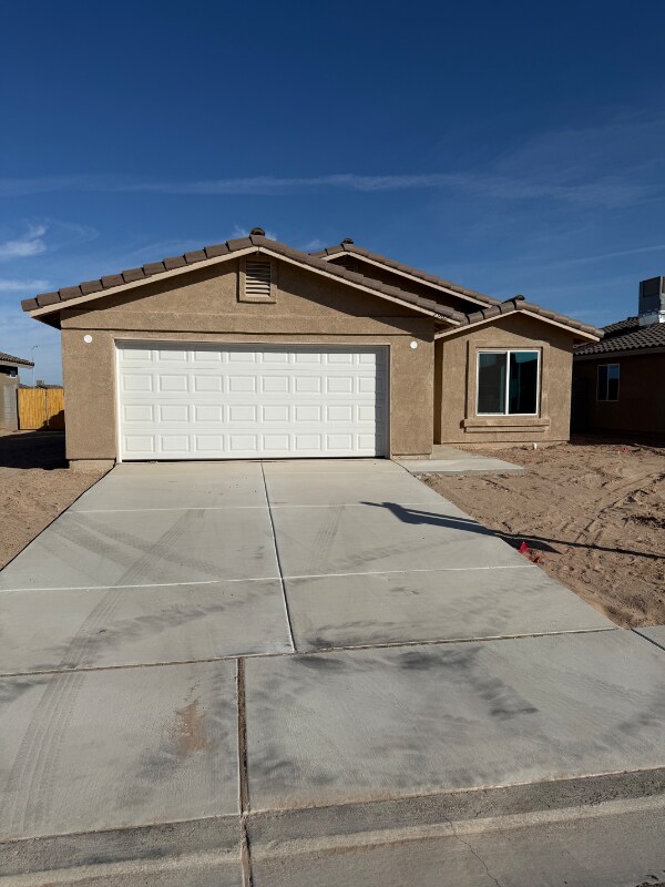 7962 E 47th St, Yuma, AZ 85365