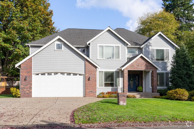 New builds are starting to pop up inside the Cain Road community.