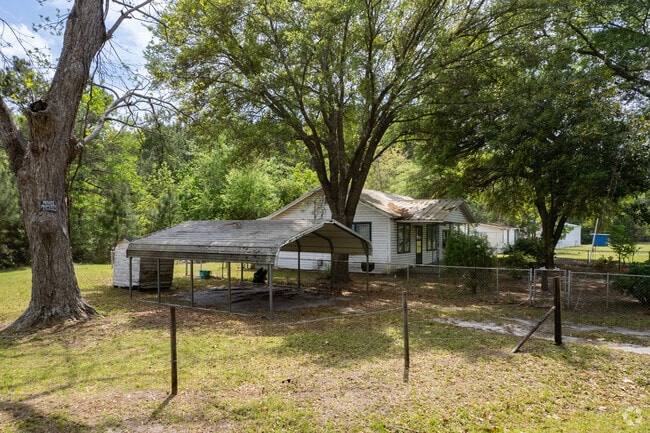 Compact fixer upper homes are spread throughout Dale.
