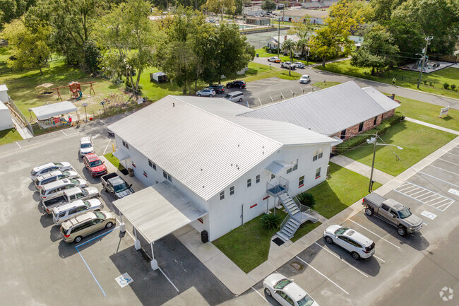 Grace Christian Academy has a student-teacher ratio of 7 to 1 in Baldwin.
