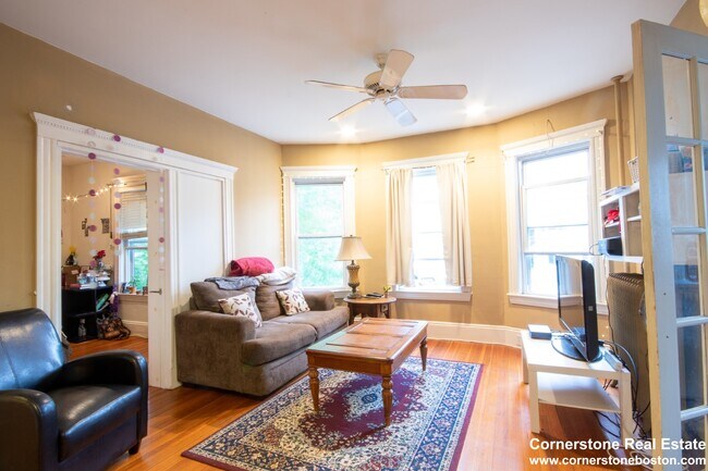142 Calumet St unit 4, Boston, MA 02120 - photo 7