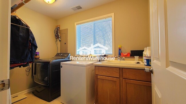 319 4th St N, Hudson, WI 54016 - photo 4