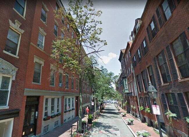 32 Temple St unit 4F, Boston, MA 02114 - photo 3