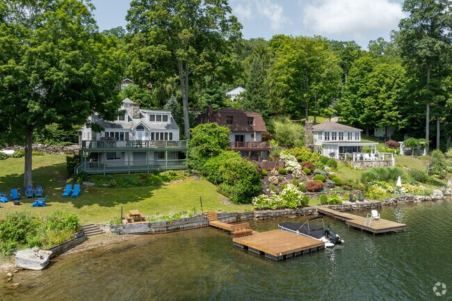 Along Whaley Lake you can enjoy waterside living in Pawling.