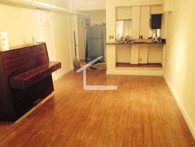 79 Pleasant St unit B, Brookline, MA 02446 - photo 3