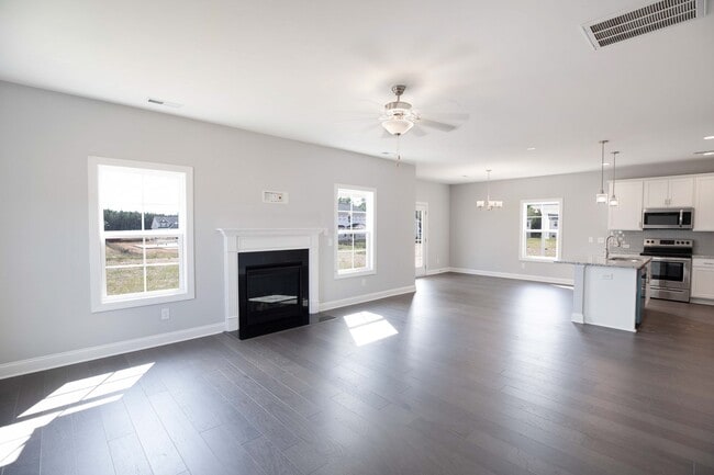 258 Rough Ridge Trail, Aberdeen, NC 28315 - photo 4