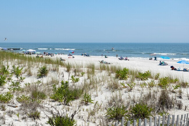 E Atlantic Beach, NY is a private local resident-only public beach.