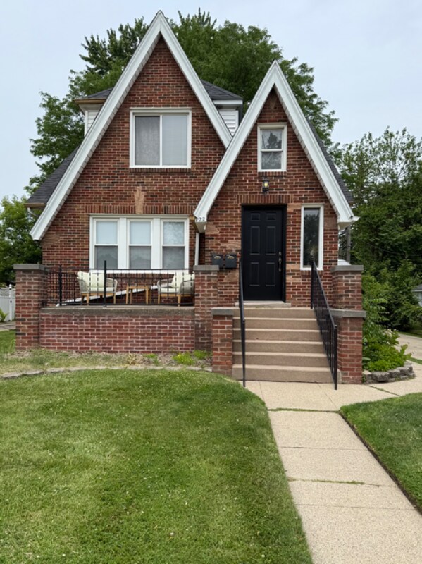 122 W Houstonia Ave Unit Upper, Royal Oak, MI 48073