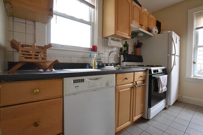 1789 Commonwealth Ave unit 2, Brighton, MA 02135 - photo 3