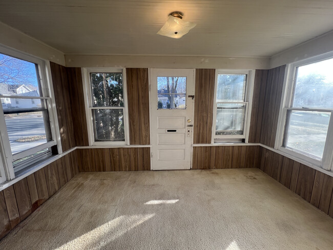 2041 Charles St, La Crosse, WI 54603 - photo 3