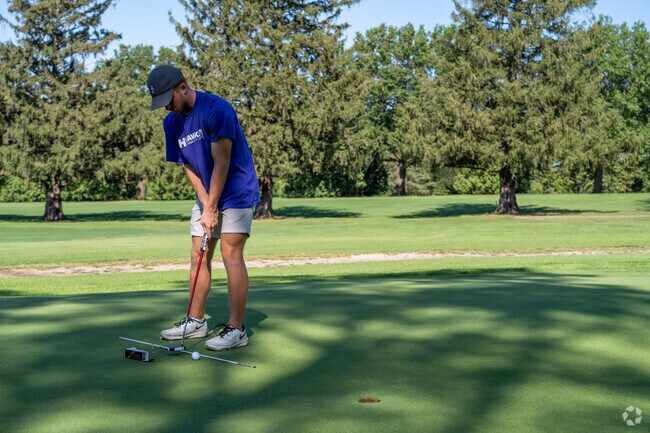 Hit the greens at Warren Memorial Golf Course for a top-notch round in Neighbors Who Care.