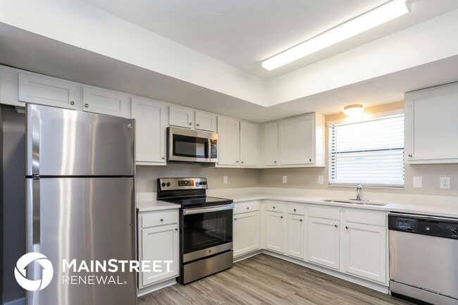 609 Willow Run, Lakeland, FL 33813 - photo 6