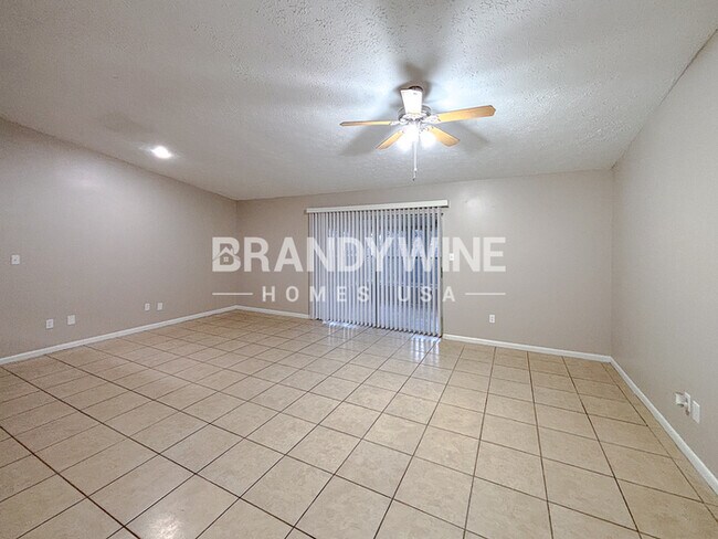 2712 Mnr Hl Dr, Brandon, FL 33511 - photo 6