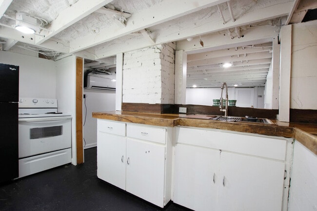 1713 E Main St unit Basement Apartment, Chattanooga, TN 37404 - photo 5