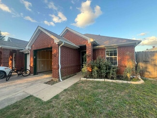 507 Maple St, Aubrey, TX 76227