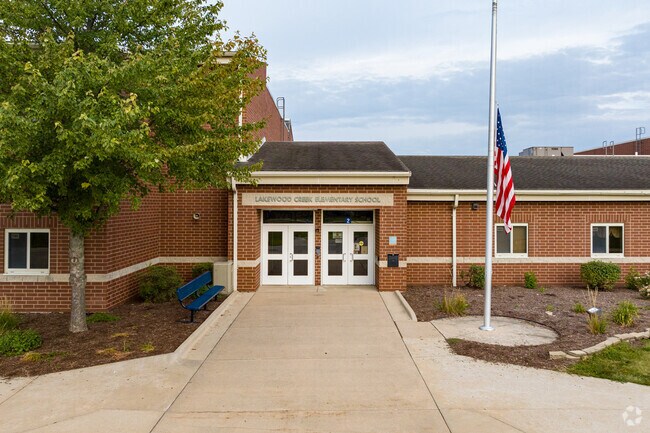Lakewood Creek students receive quality instruction with a student-teacher ratio of 17 to 1.