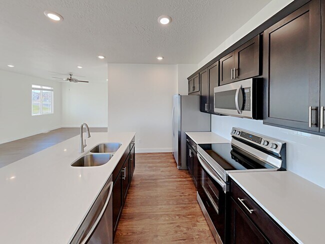 5998 W Verdigris Dr, West Jordan, UT 84081 - photo 4