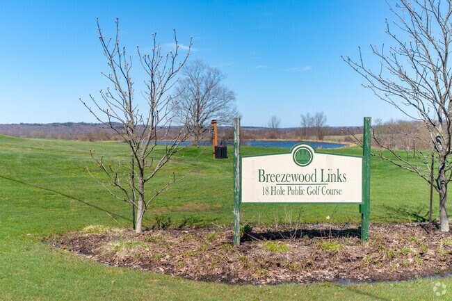 Breezewood Links is a public 18 Hole Golf Course in Gerry.