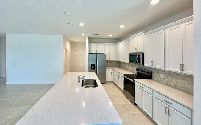 5862 Ali Grace Dr, Saint Cloud, FL 34771 - photo 5