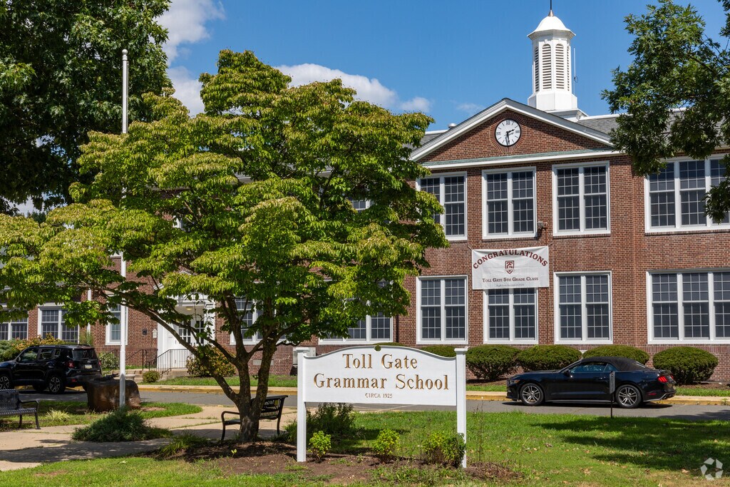 Toll Gate Grammar School