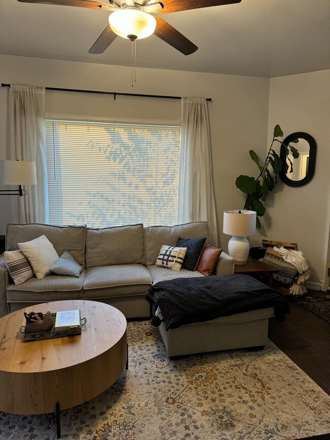 303 S Main St Unit B, Plainwell, MI 49080