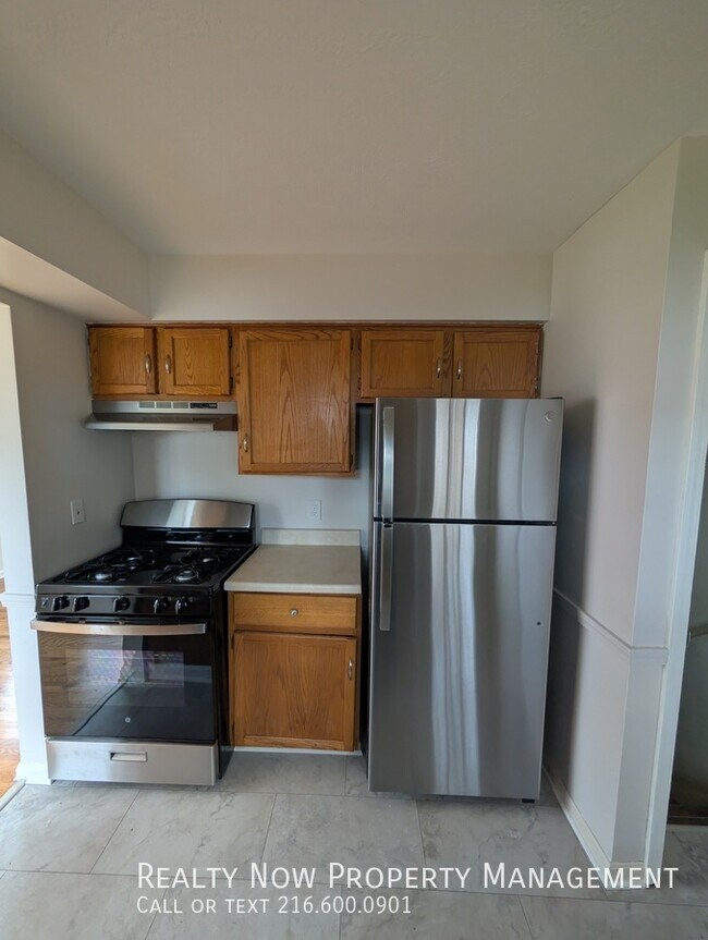 15334 Triskett Rd unit 2, Cleveland, OH 44111 - photo 7