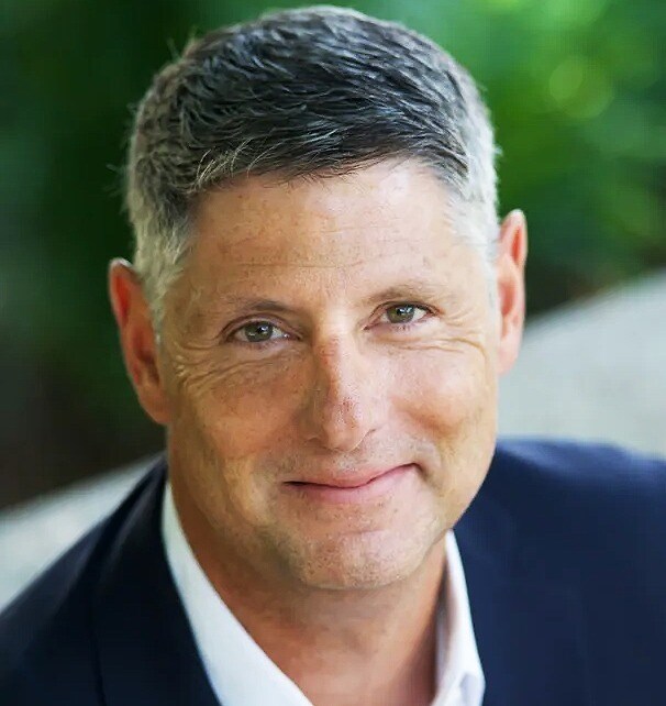 Chris M Vinci
