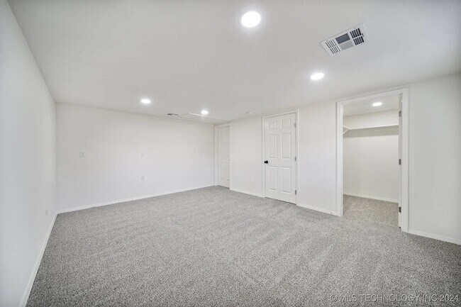 2807 E 3rd St unit B, Tulsa, OK 74104 - photo 7