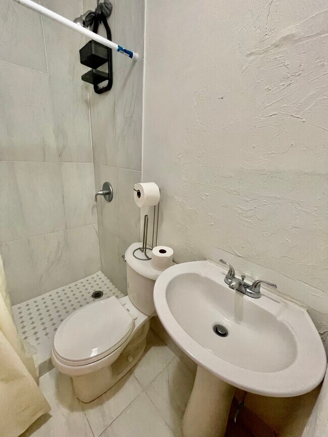 30008 SW 159th Dr unit For rent Studio 1200, Homestead, FL 33033 - photo 3