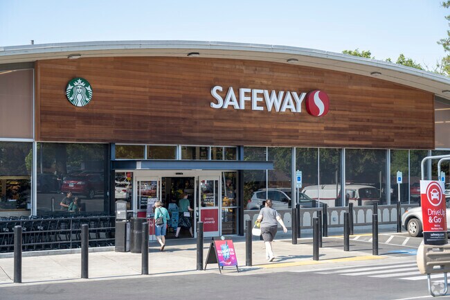 Safeway is a great place to shop in the University District.