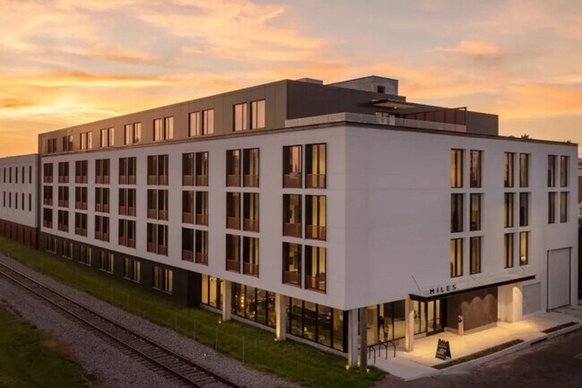 1704 N 17th St unit ID1313916P, Tampa, FL 33605 - photo 5