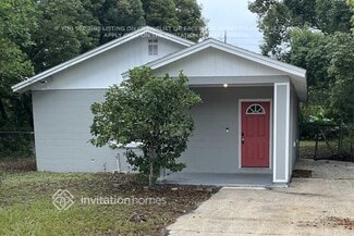 3725 Pine View Cir, Jacksonville, FL 32207