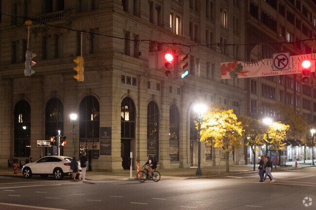 Fairmount is only 10 minutes from all that downtown Syracuse has to offer after dark.