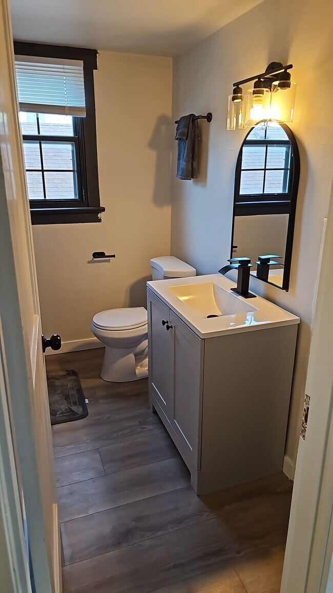 1136 Wilmington Ave unit 1 Top floor, Dayton, OH 45420 - photo 4