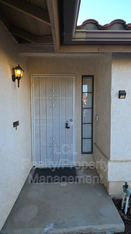 26661 Braddock Rd, Sun City, CA 92586 - photo 3