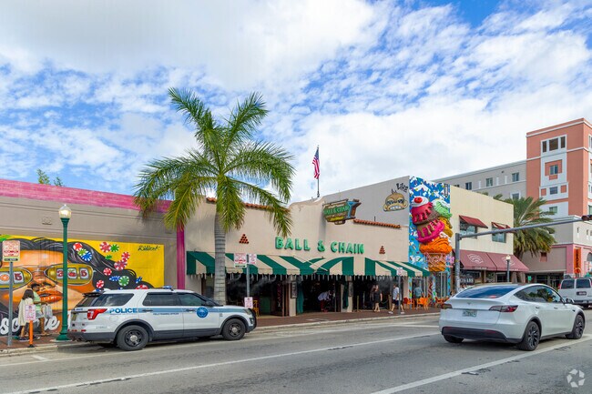 Little Havana is only a few minutes away from Flagler for a quick people watching walk.