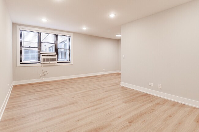 520 W Aldine Ave unit 409, Chicago, IL 60657 - photo 5