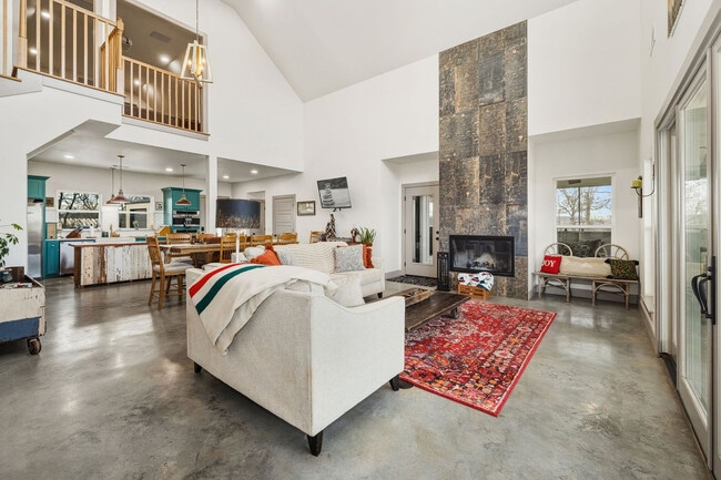 149 NW Campbell Loop unit ID1371145P, Fayetteville, AR 72701 - photo 3