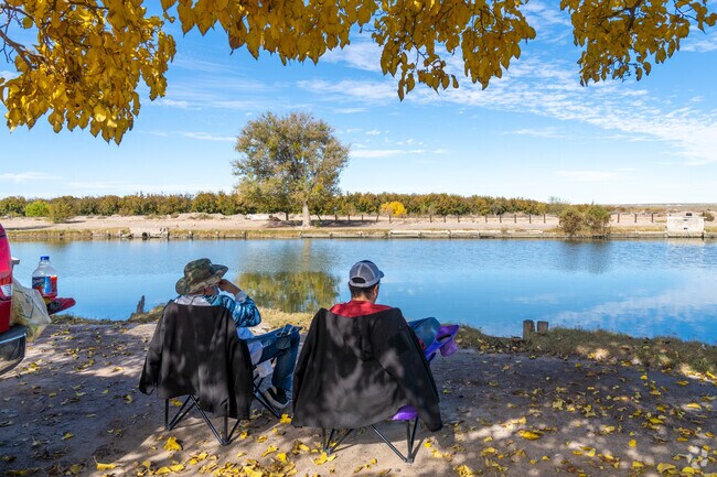 HideAway Lakes, your perfect spot to unwind and connect in Tornillo.