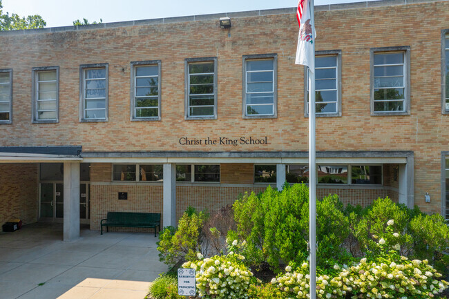 Christ the King Elementary School is an excellent option for parents in Springfield, IL.