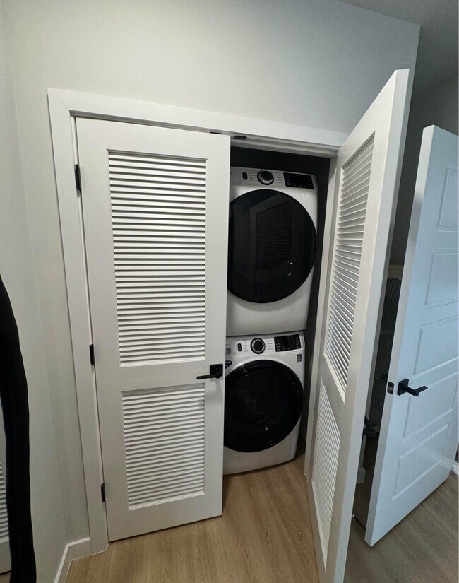 11275 Biscayne Blvd unit 711, Miami, FL 33181 - photo 2