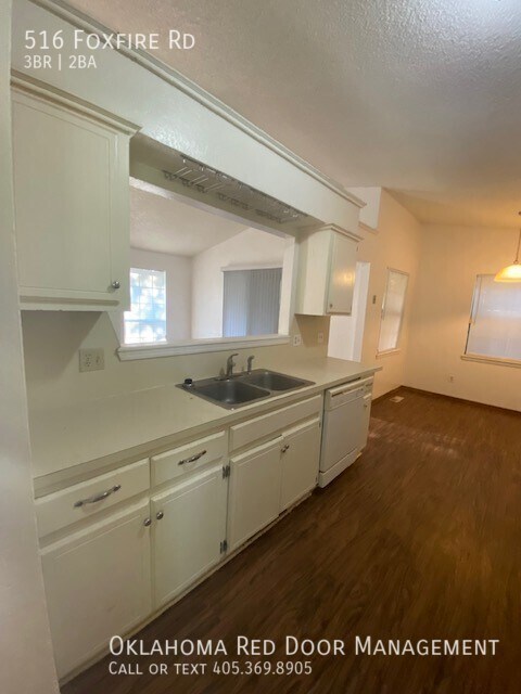 516 Foxfire Rd, Edmond, OK 73003 - photo 3
