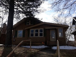 2305 Broadway, Rockford, IL 61104